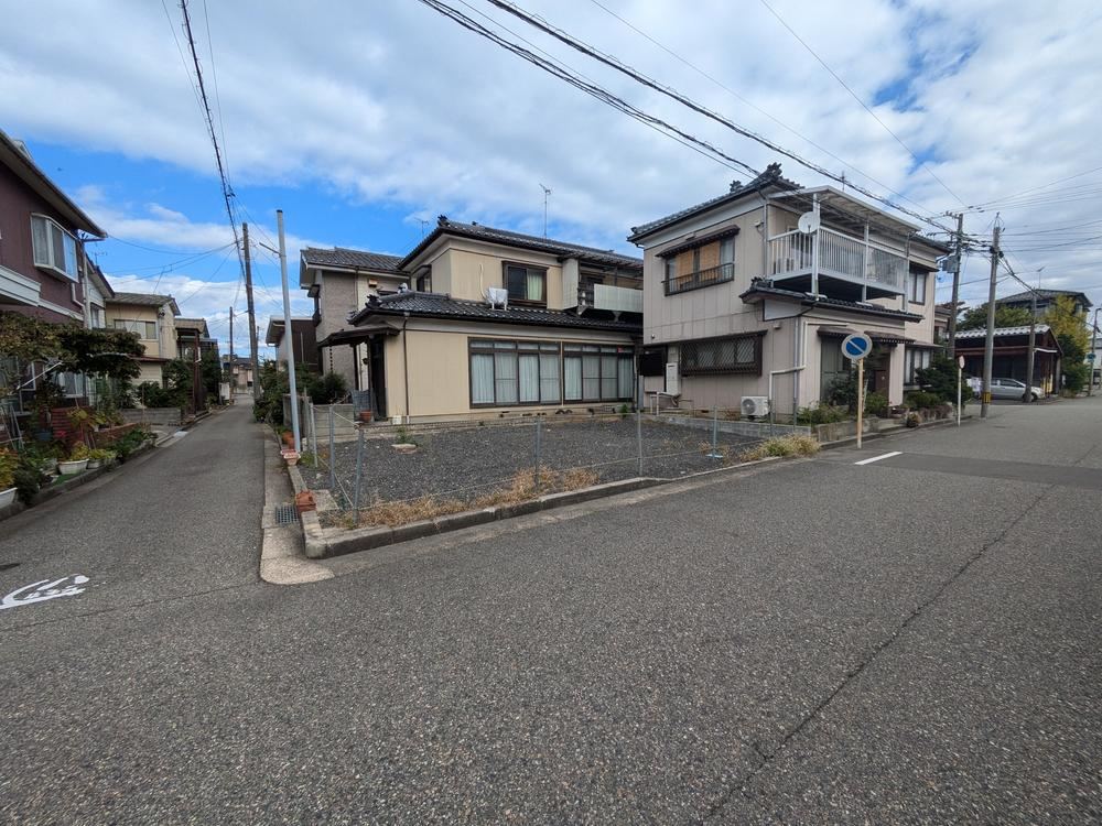Corner Lot Land in Central Niigata - Photo 1