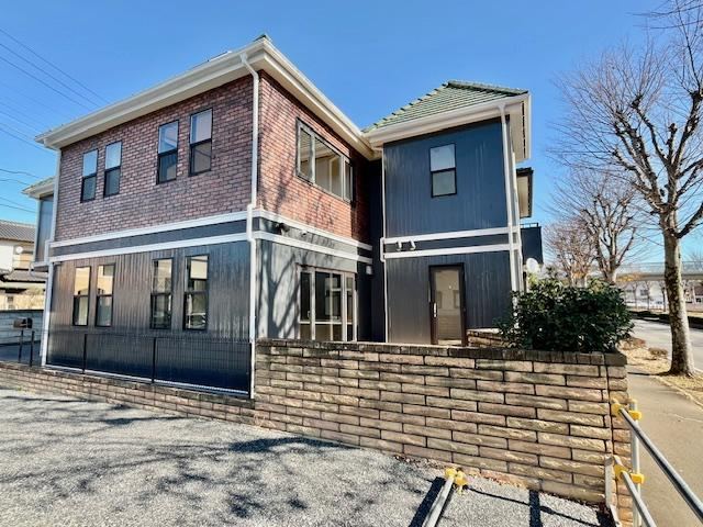 Designer Renovated 4LDK House with Attic in Moriya - Photo 1