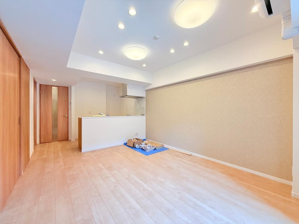 Newly Renovated 3LDK Apartment in Niiza - Photo 1