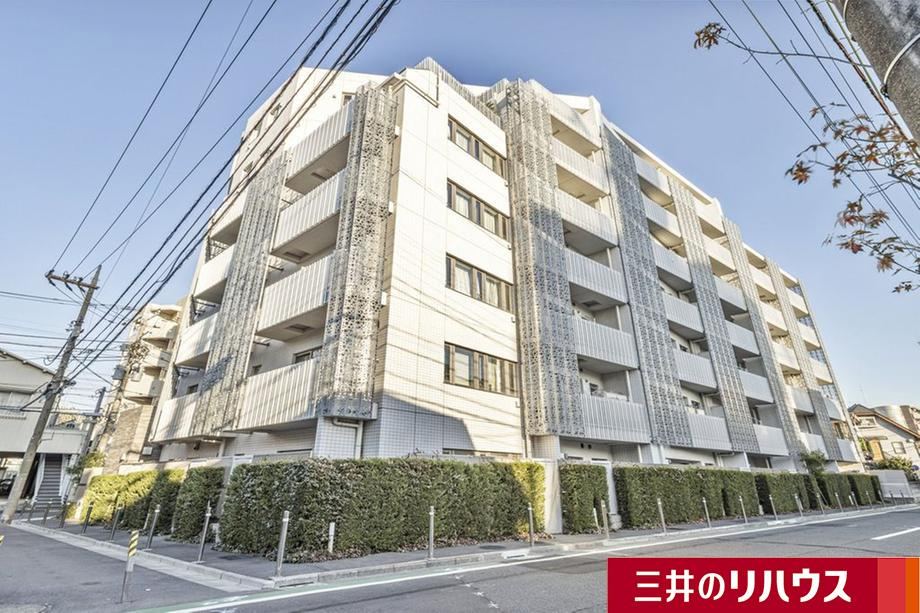 Modern 3LDK Apartment in Adachi - Photo 1