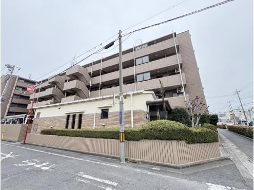 Modern 3LDK Apartment with Renovation in Todakou - Photo 1