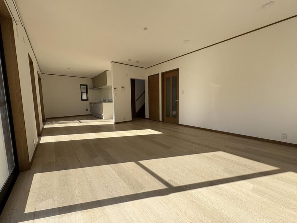 Spacious 3LDK with Southern Garden - Photo 1
