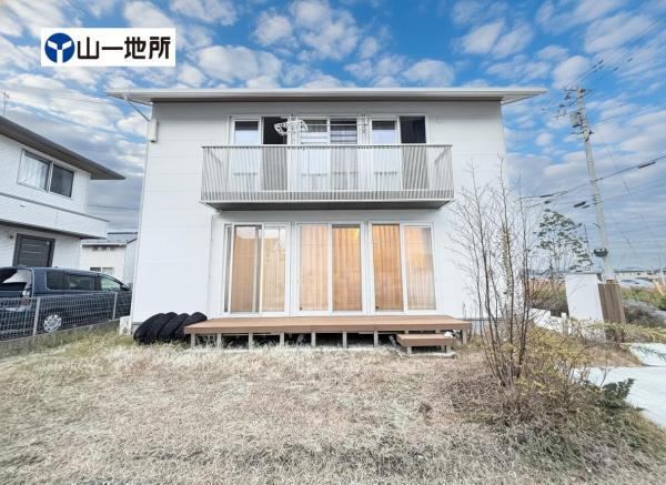 Eco-Friendly 3LDK+S House in Akashidai - Photo 1