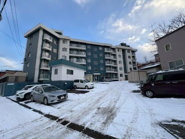 3LDK apartment in Otaru, Hokkaido - Photo 1
