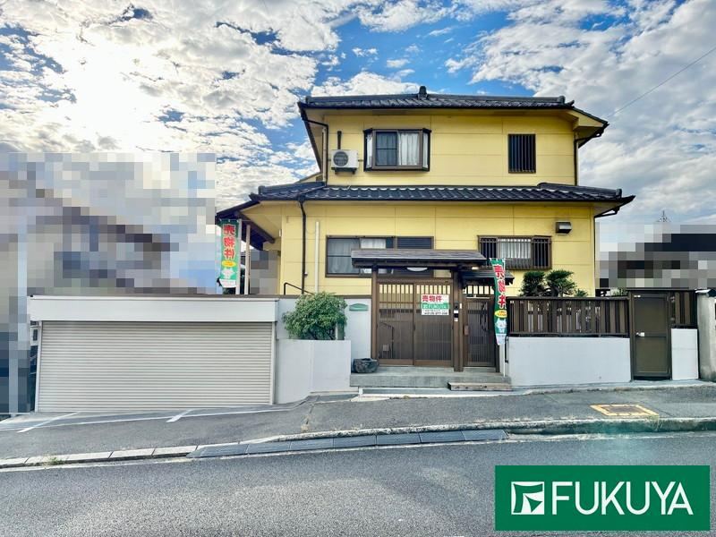 Spacious 6DK House in Tsujii - Photo 1
