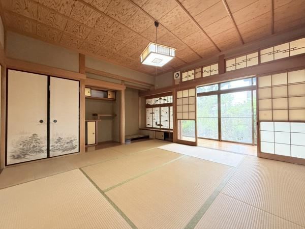 Spacious 9LDK Home in Tenri City - Photo 1