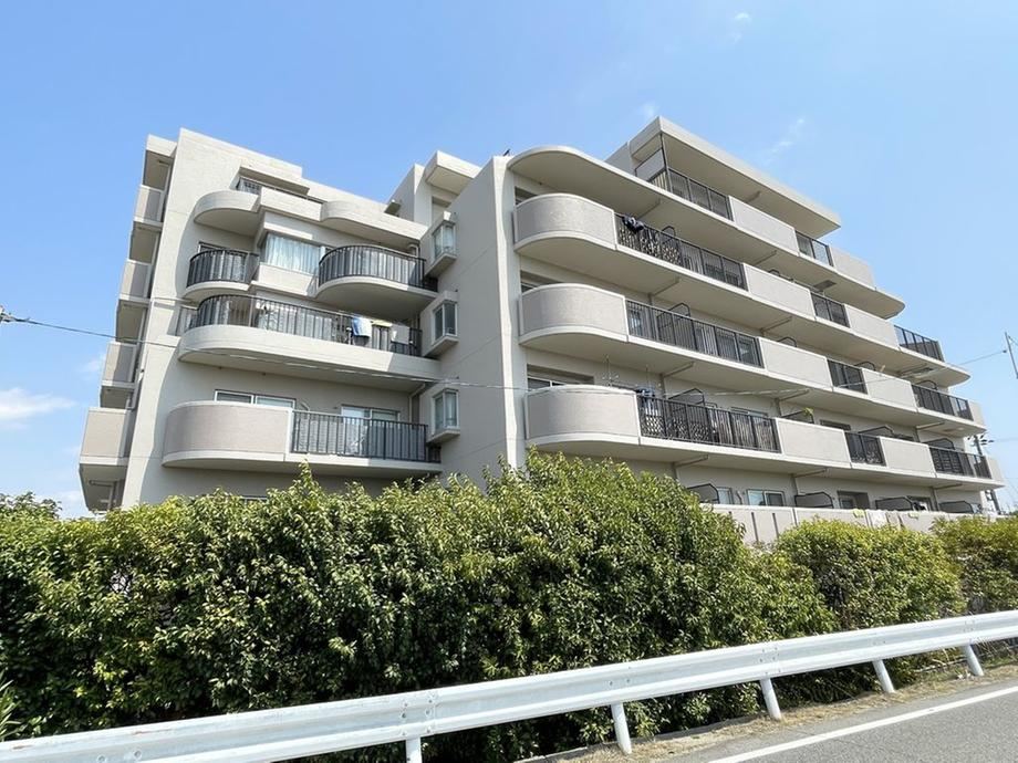 3LDK apartment in Amagasaki, Hyogo - Photo 1