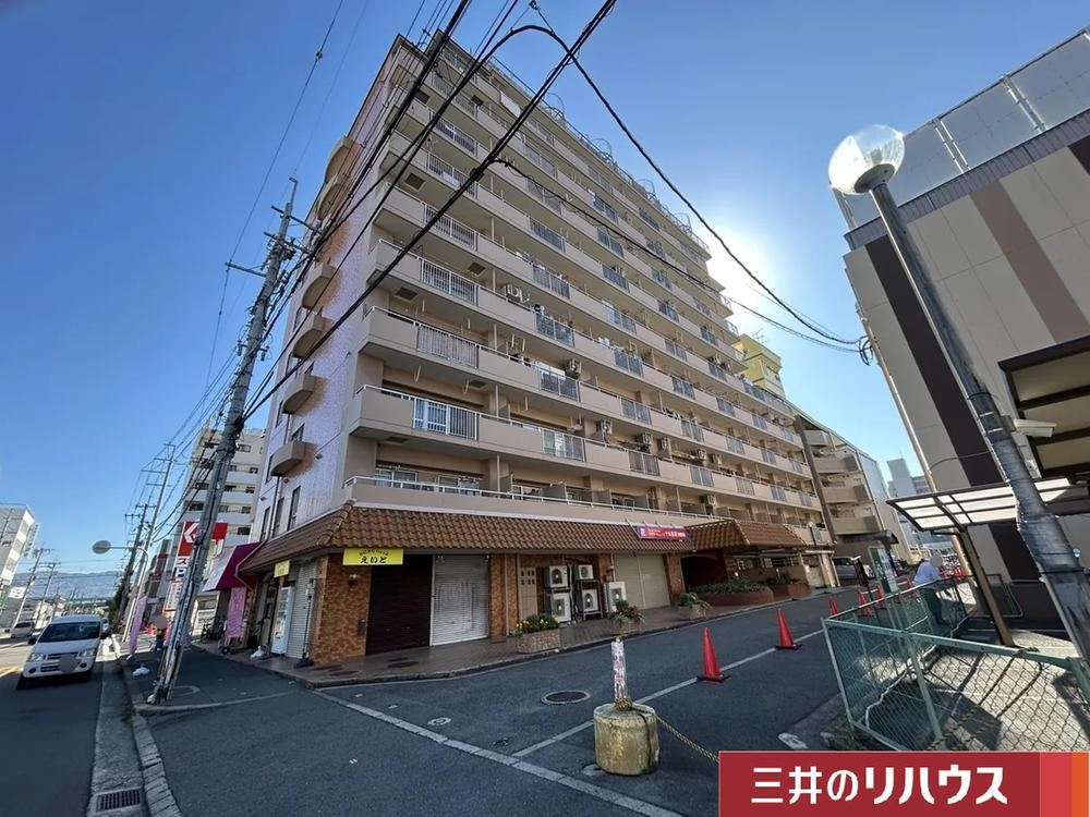 3LDK apartment in Higashiosaka, Osaka - Photo 1
