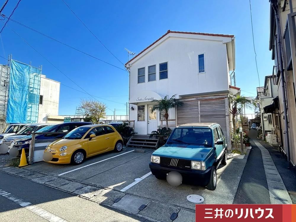 Detached House in Oiso with Great Amenities - Photo 1