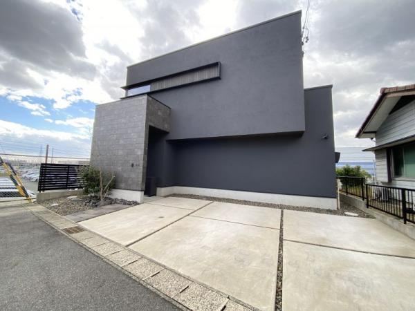 Spacious 3LDK Home with Garden - Photo 1