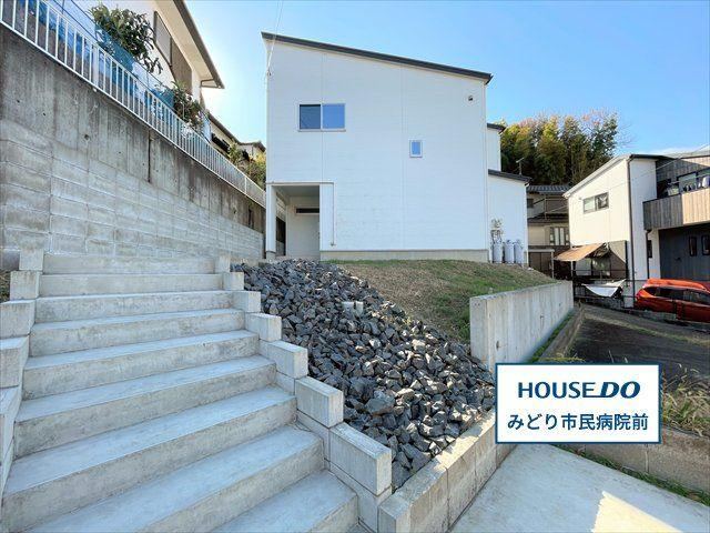 Modern 3LDK House Built in 2017 Near Arimatsu Station - Photo 1