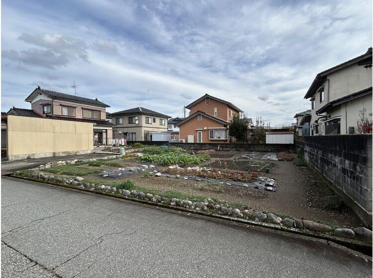 284 m² land in Toyama, Toyama - Photo 1