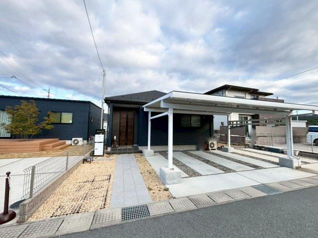 Modern 3LDK House with Solar Power System - Photo 1