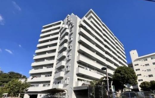Renovated 3LDK Apartment in Fujisawa - Photo 1