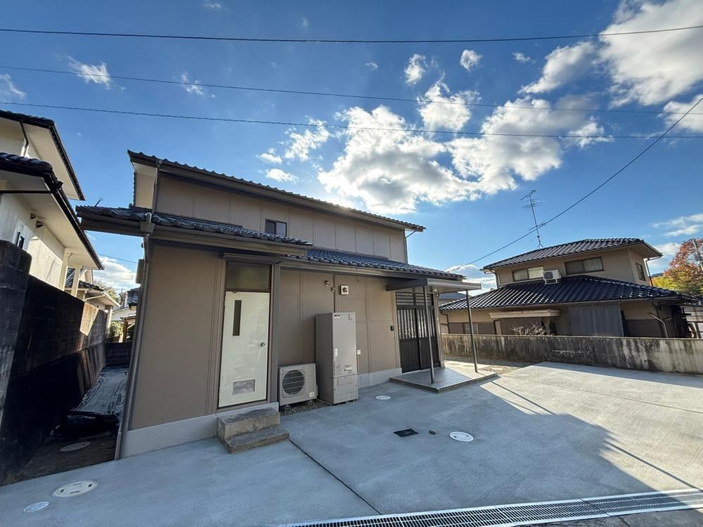 Renovated 4LDK House in Kasaoka - Photo 1