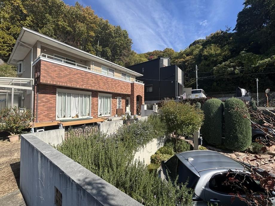 3LDK+S House with Scenic Views in Ikeda - Photo 1