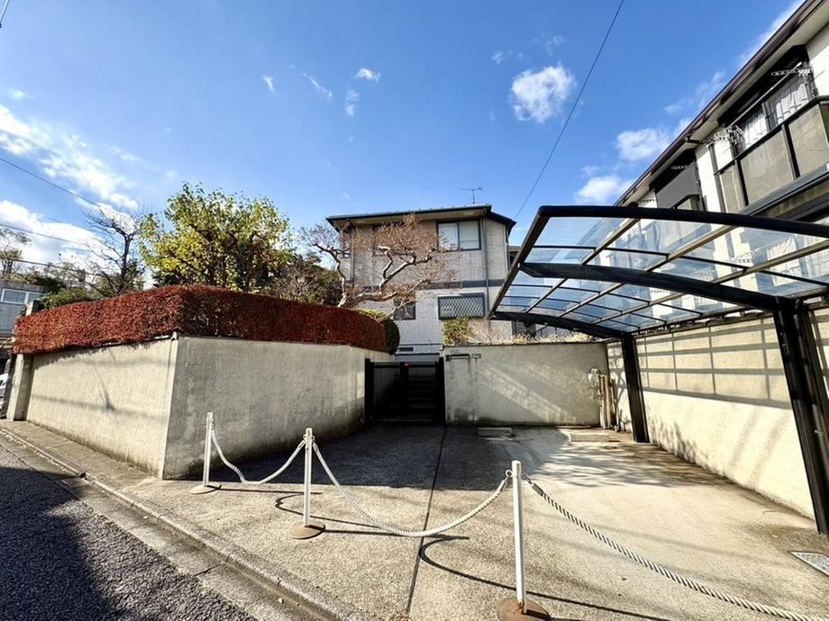 Spacious 4LDK House with Garden in Kinuta - Photo 1