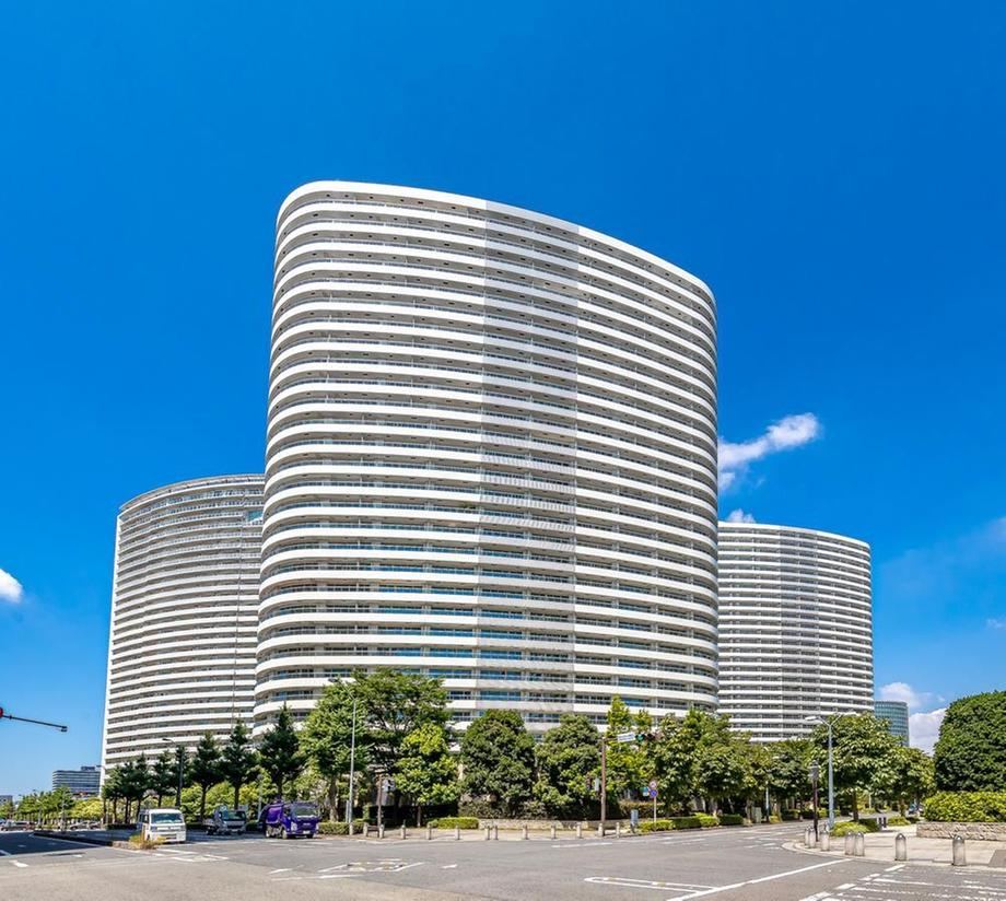 Spacious 2LDK Apartment in Minato Mirai - Photo 1