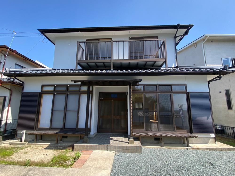 Renovated 4LDK Detached House in Ryuta - Photo 1