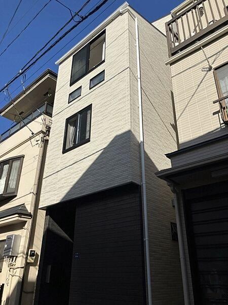 Sunny House with Roof Balcony in Itabashi - Photo 1