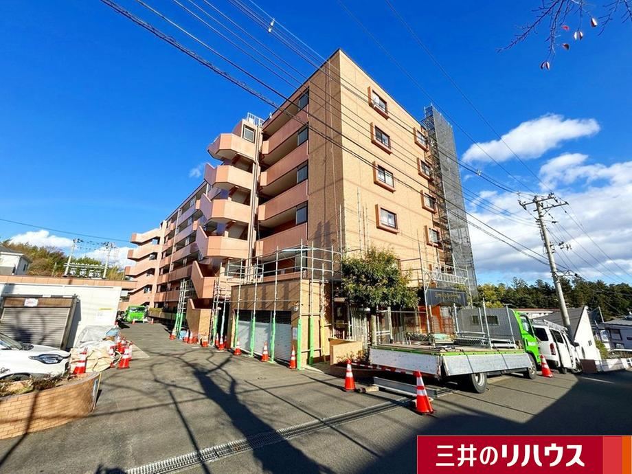 Bright 3LDK Apartment in Kunimi - Photo 1