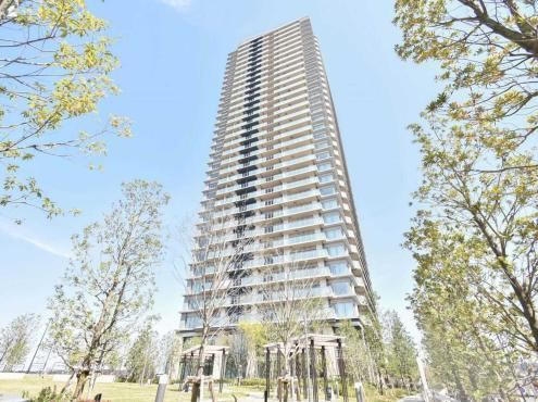 North-facing Corner Apartment with Earthquake-resistant Structure - Photo 1