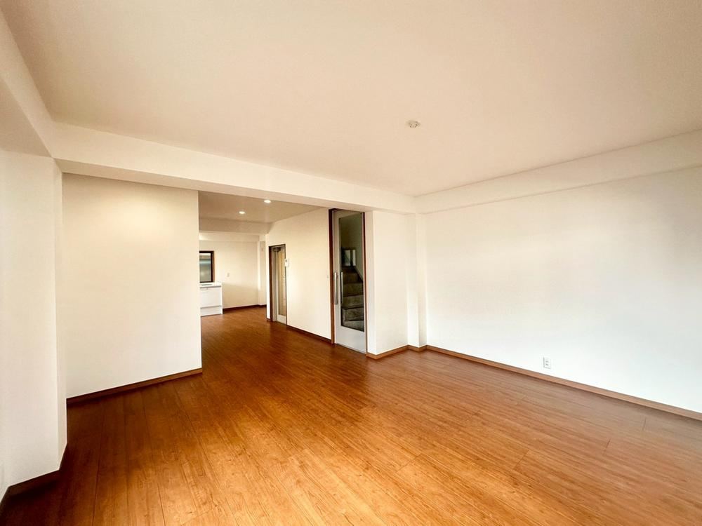 4LDK house in Minami Ward, Hiroshima - Photo 1