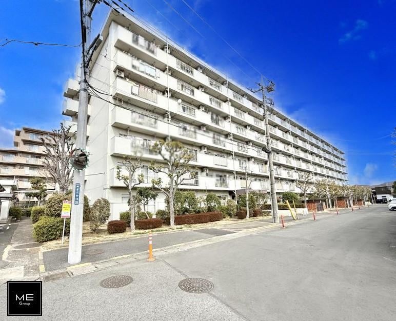 Bright 3LDK Apartment with Great Views Near Tsurukawa Station - Photo 1