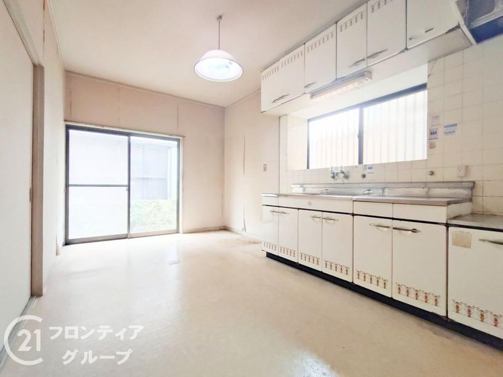 Storage-Rich 4DK House in Himeji - Photo 1