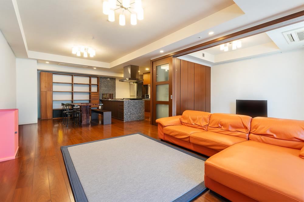 3LDK apartment in Shinjuku Ward, Tokyo - Photo 1