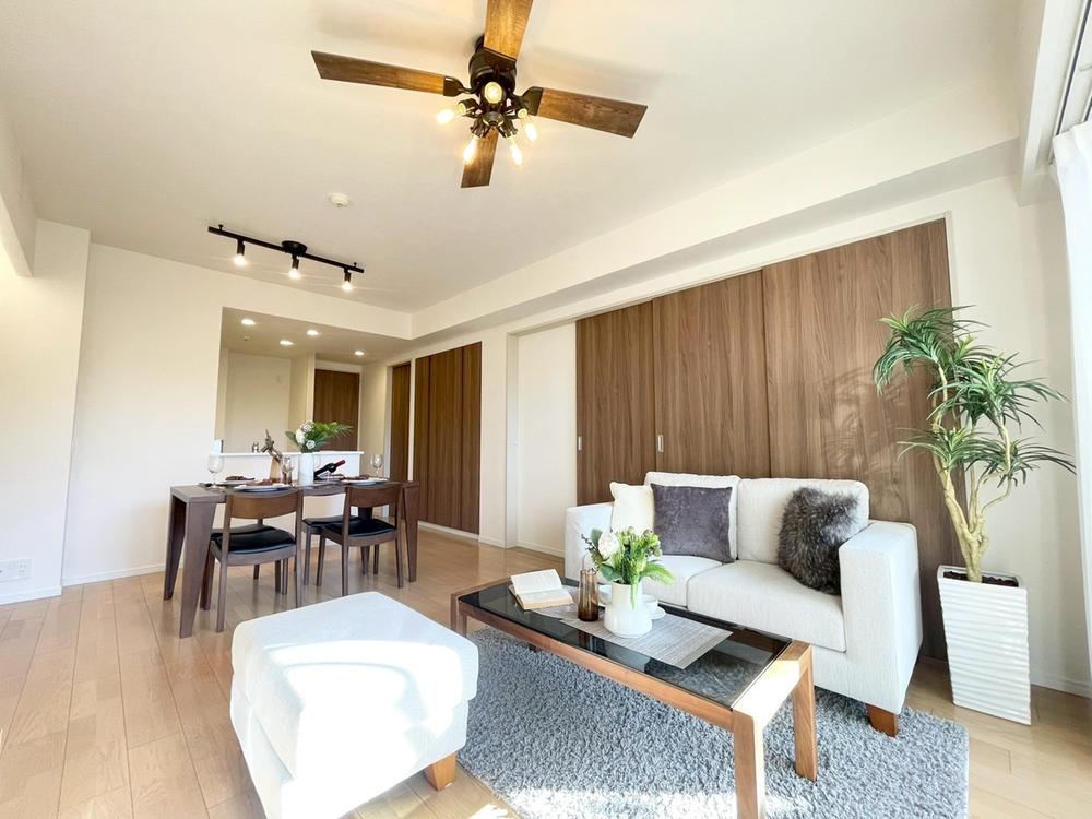 Renovated 3LDK Riverside Apartment in Hiratsuka - Photo 1