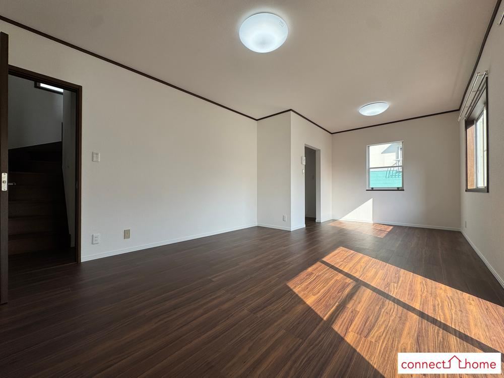 Renovated 4LDK House with Spacious Layout in Kitakyushu - Photo 1