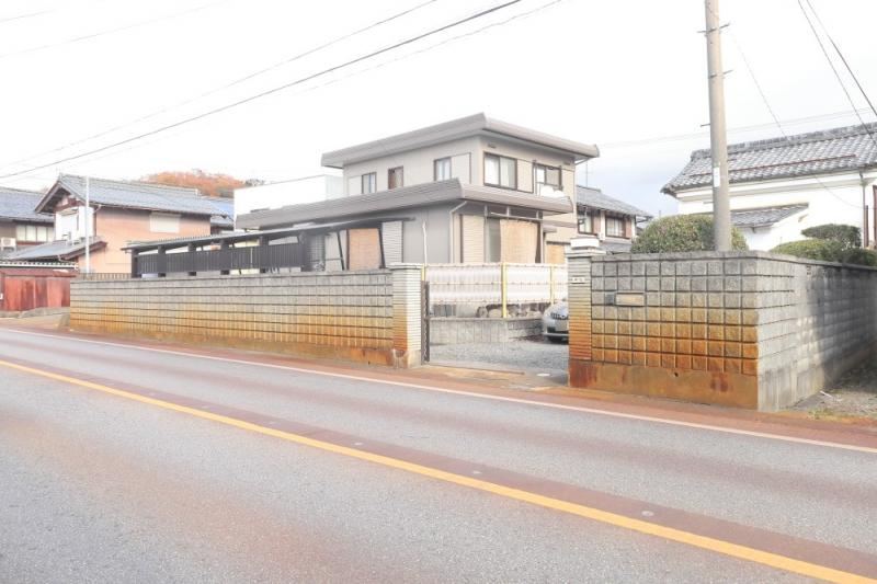 Modern 5LDK House with Garden in Nagahama - Photo 1