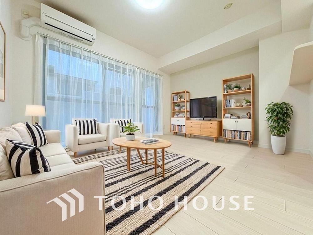 Newly Renovated 3LDK Apartment Ready for Viewing - Photo 1