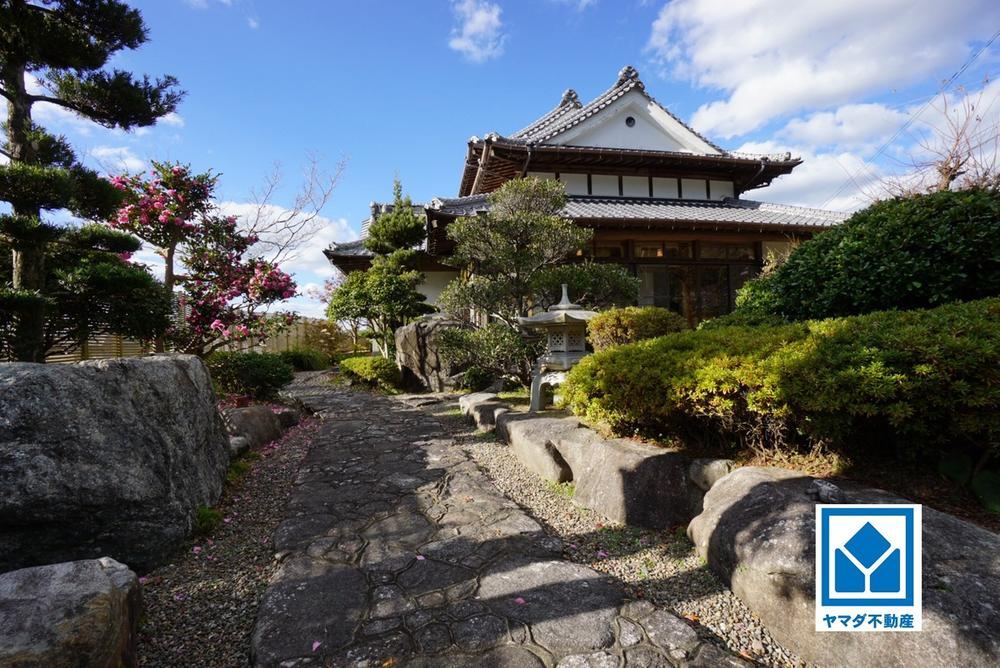 Spacious 3LDK House with Garden in Koga - Photo 1