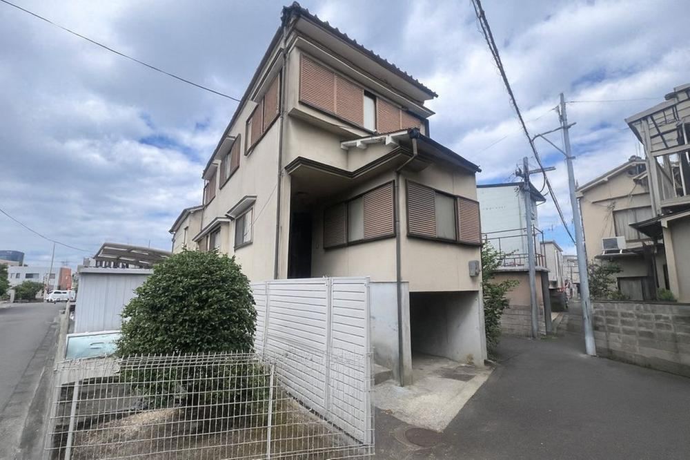 Spacious 4LDK House Near Takeda Station in Fushimi, Kyoto - Photo 1