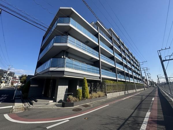 Charming 2LDK+S Apartment Near Soga Station - Photo 1