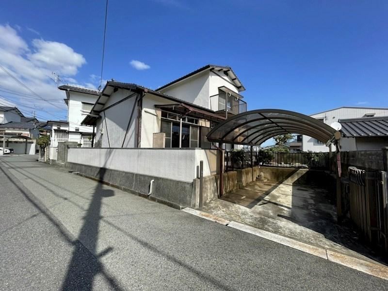 Family-Friendly 5DK House with Expansion Potential in Yawata Nishi - Photo 1