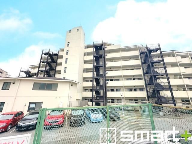 Convenient 3LDK Apartment with Immediate Move-In Available - Photo 1
