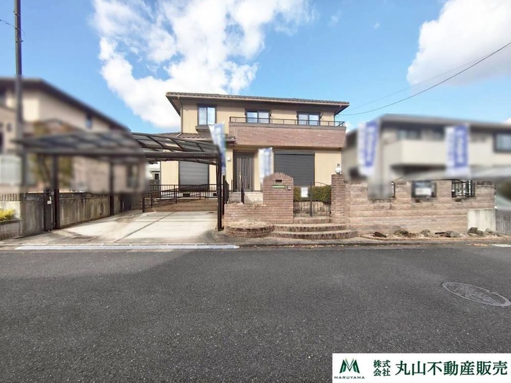 Recently Renovated 4SLDK Home with Good Views - Photo 1