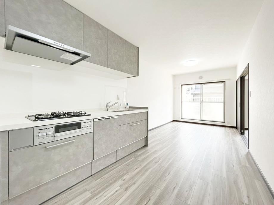 Updated 3LDK Apartment in Kamisugita-cho - Photo 1