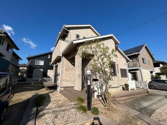 Recently Renovated 4LDK Home in Yoshishi, Kitakyushu - Photo 1