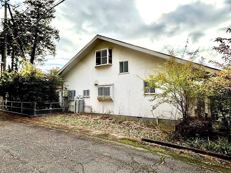 Quiet 3LDK House Surrounded by Nature in Usami - Photo 1