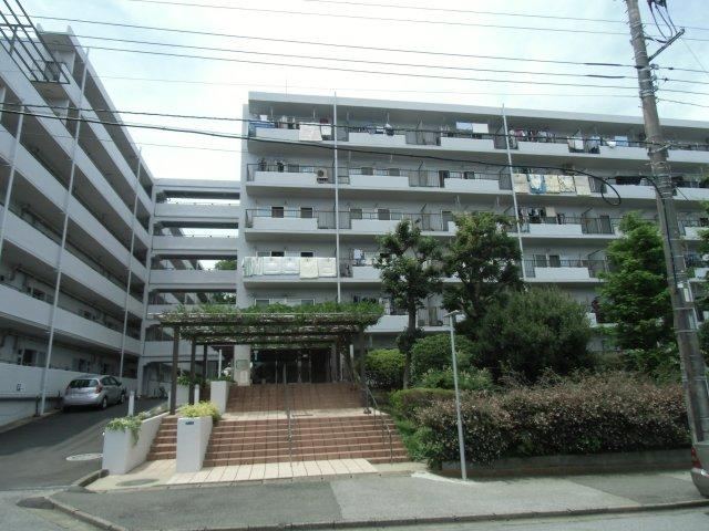 1LDK Apartment in Higashi-Chuushinjuku - Photo 1