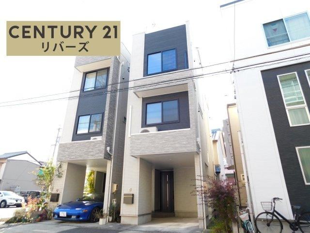 Stylish 3LDK Home Built in 2018 - Photo 1