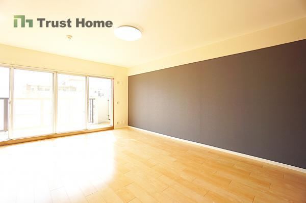 2LDK apartment in Nishiyodogawa Ward, Osaka - Photo 1