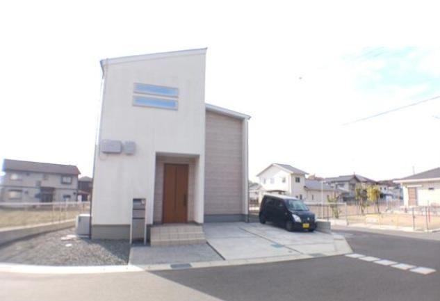 Newly Built 4LDK Home with Solar Power in Nakajima - Photo 1