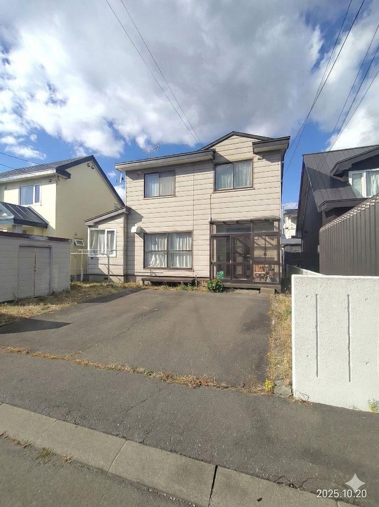 Sunny 3LDK Home in Akeno Shinmachi - Photo 1