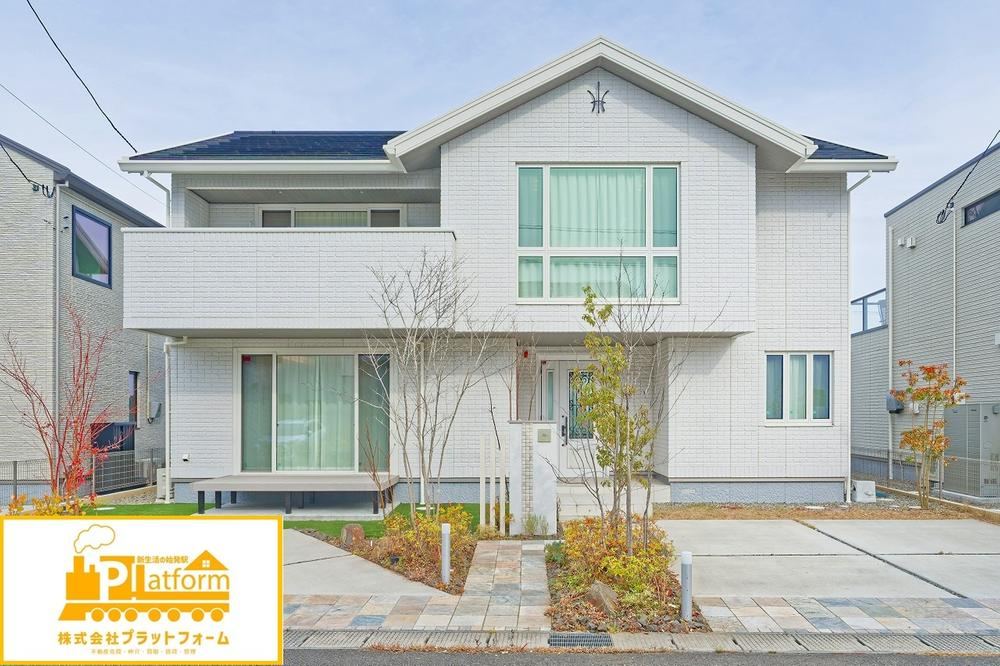 Stylish 3LDK Home with Modern Amenities in Akashidai - Photo 1