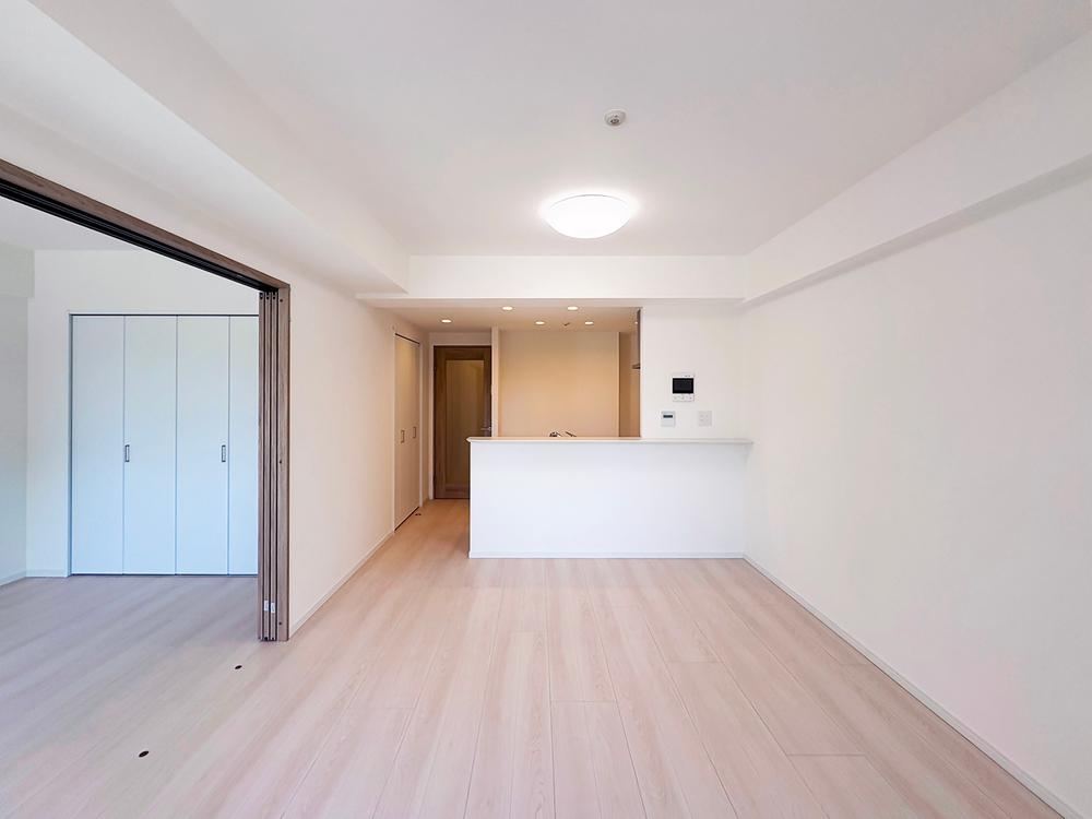 Fully Renovated 3LDK Apartment in Itabashi - Photo 1